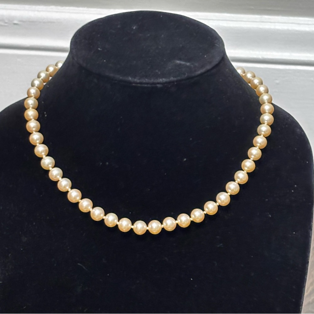 Marvella vintage Elegant Pearl Necklace with Gold Clasp